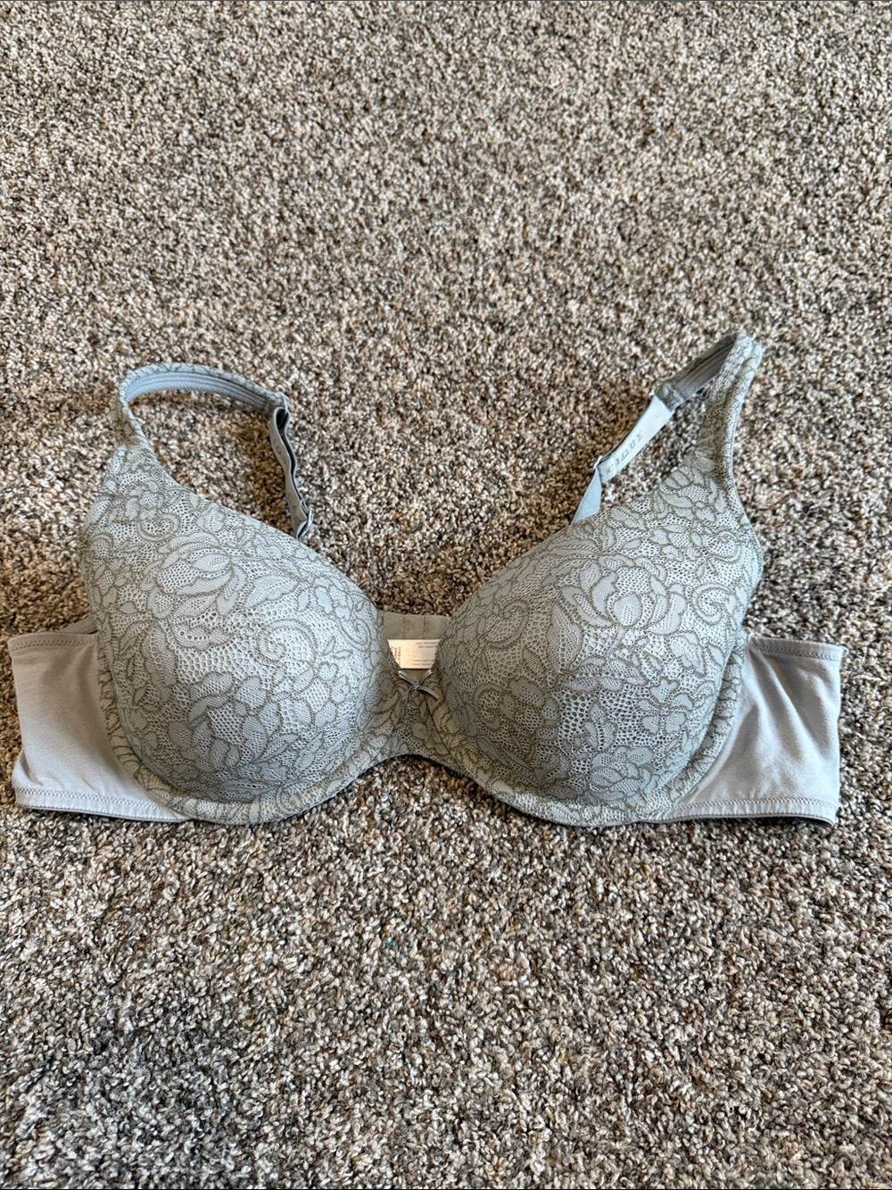 Cacique Lightly Lined T-Shirt Bra in Light Gray Lace underwire Size 44B